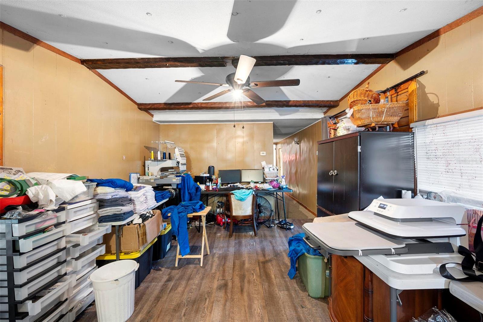 3929 COUNTRY PL