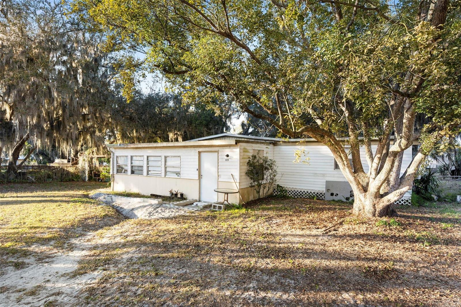 3929 COUNTRY PL