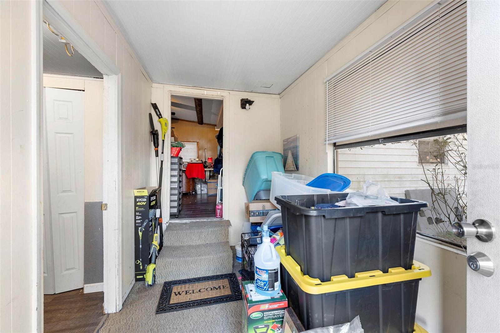 3929 COUNTRY PL