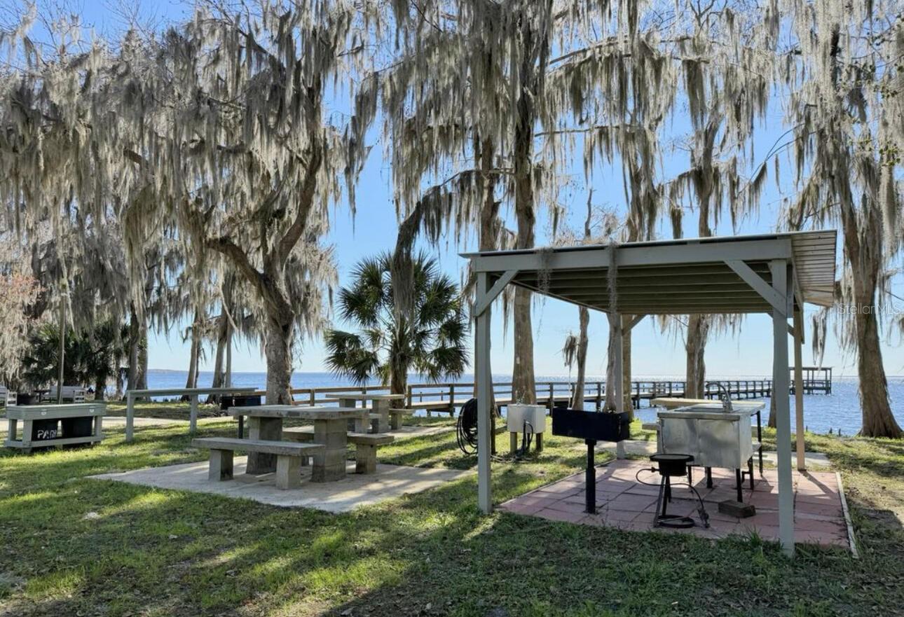 107 S GEORGETOWN POINT RD