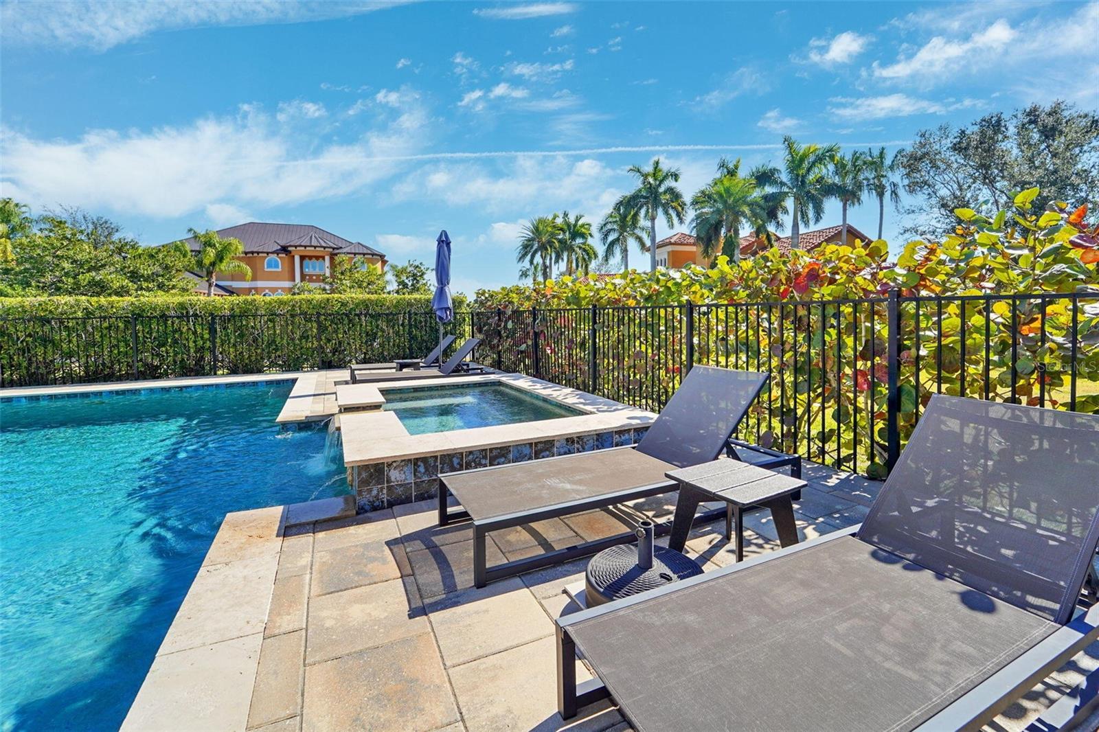 302 COCO PLUM CT
