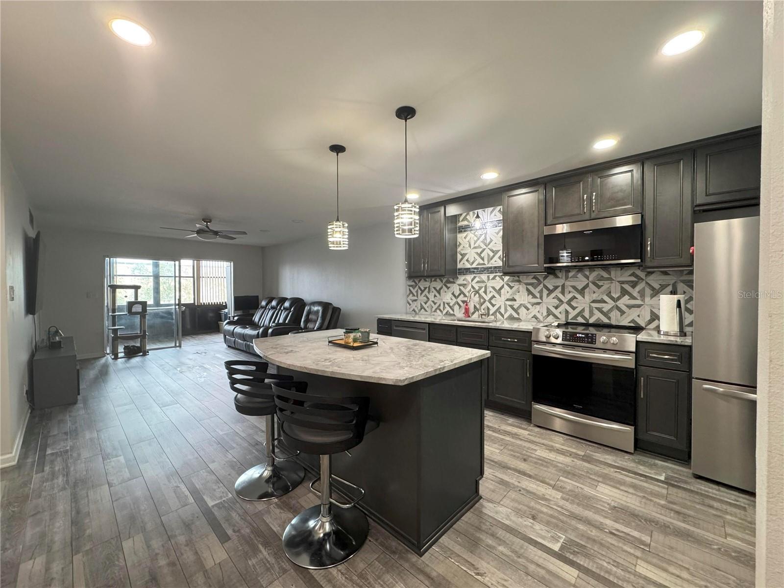 11485 OAKHURST RD #-211