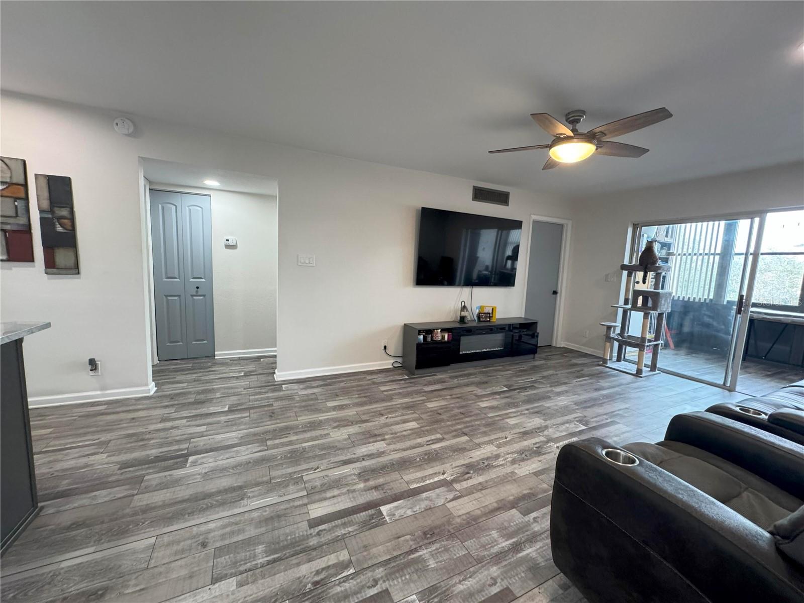 11485 OAKHURST RD #-211