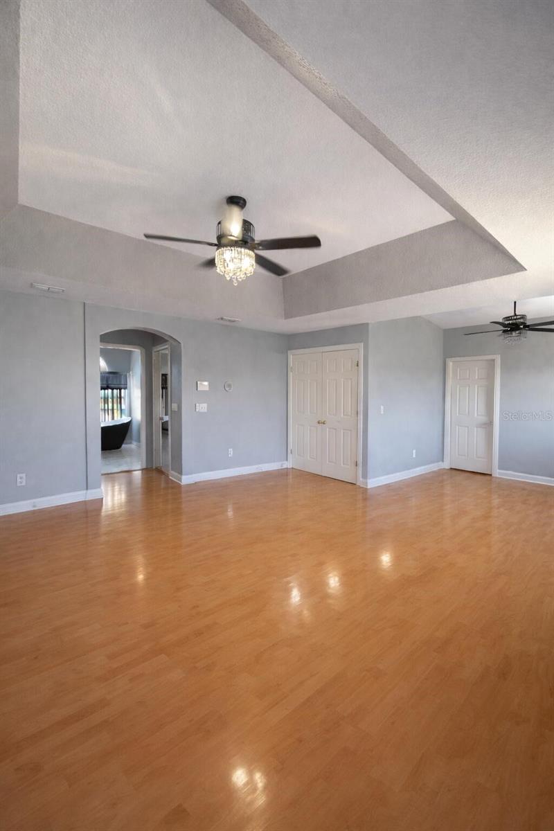 7823 SHANE CT