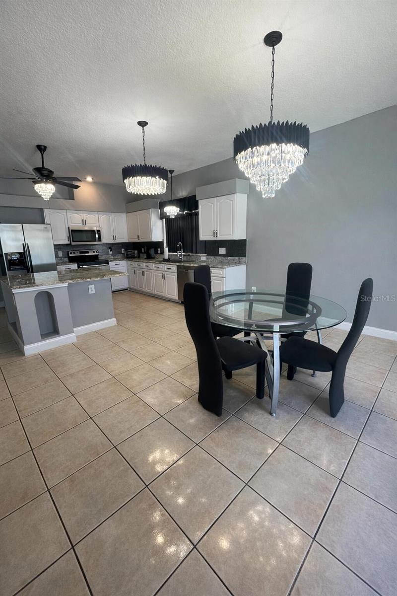 7823 SHANE CT