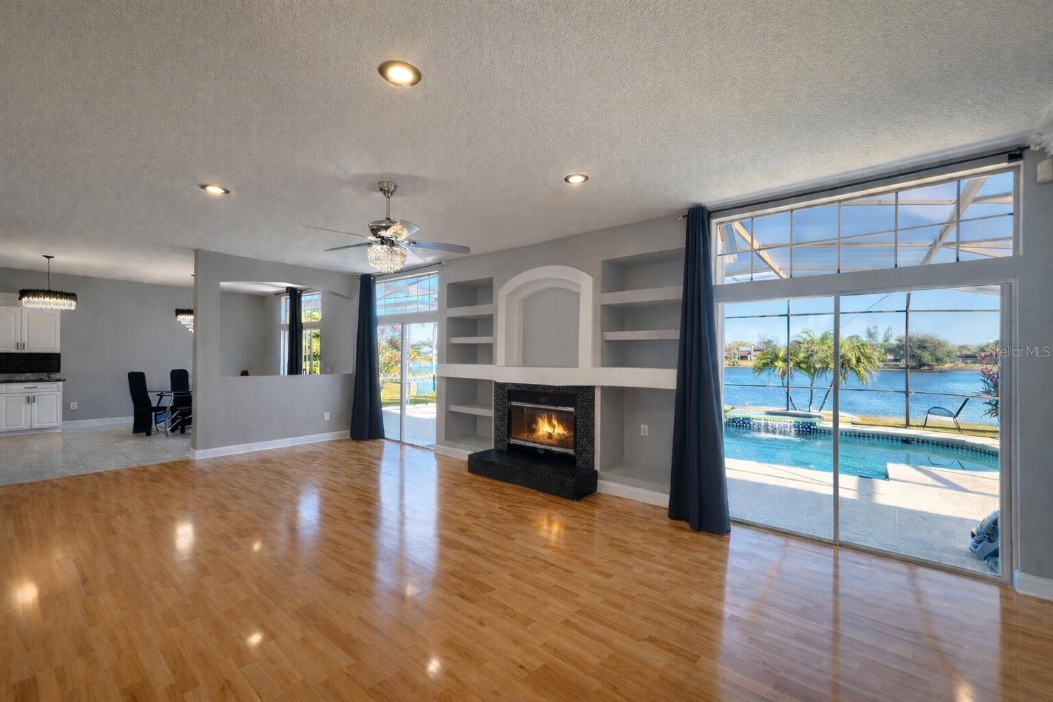 7823 SHANE CT