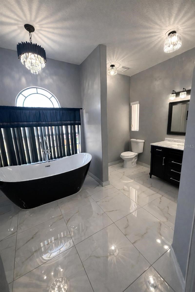 7823 SHANE CT