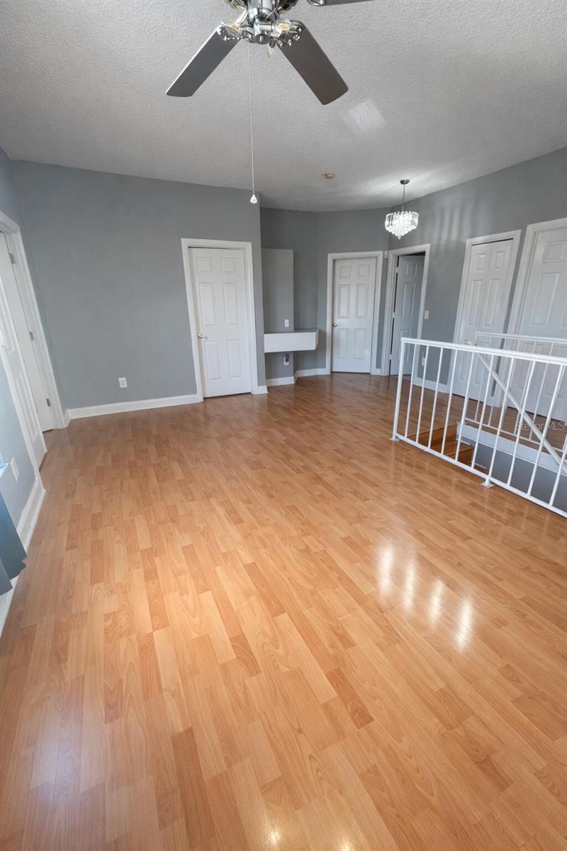 7823 SHANE CT