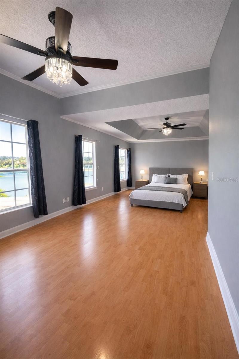 7823 SHANE CT