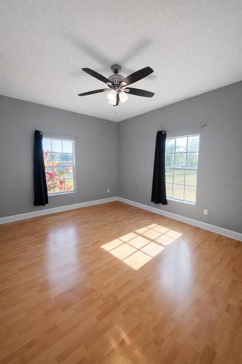 7823 SHANE CT