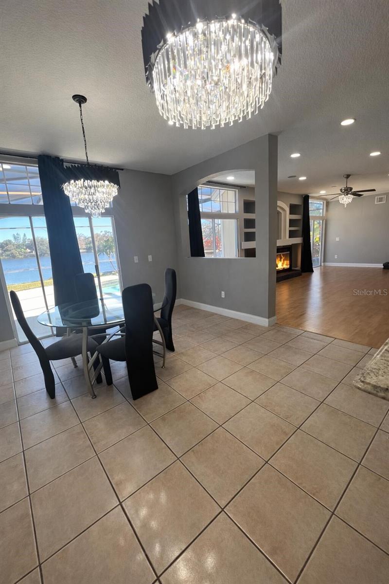 7823 SHANE CT