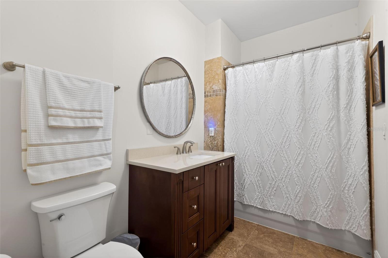2351 LAKEVIEW DR #302