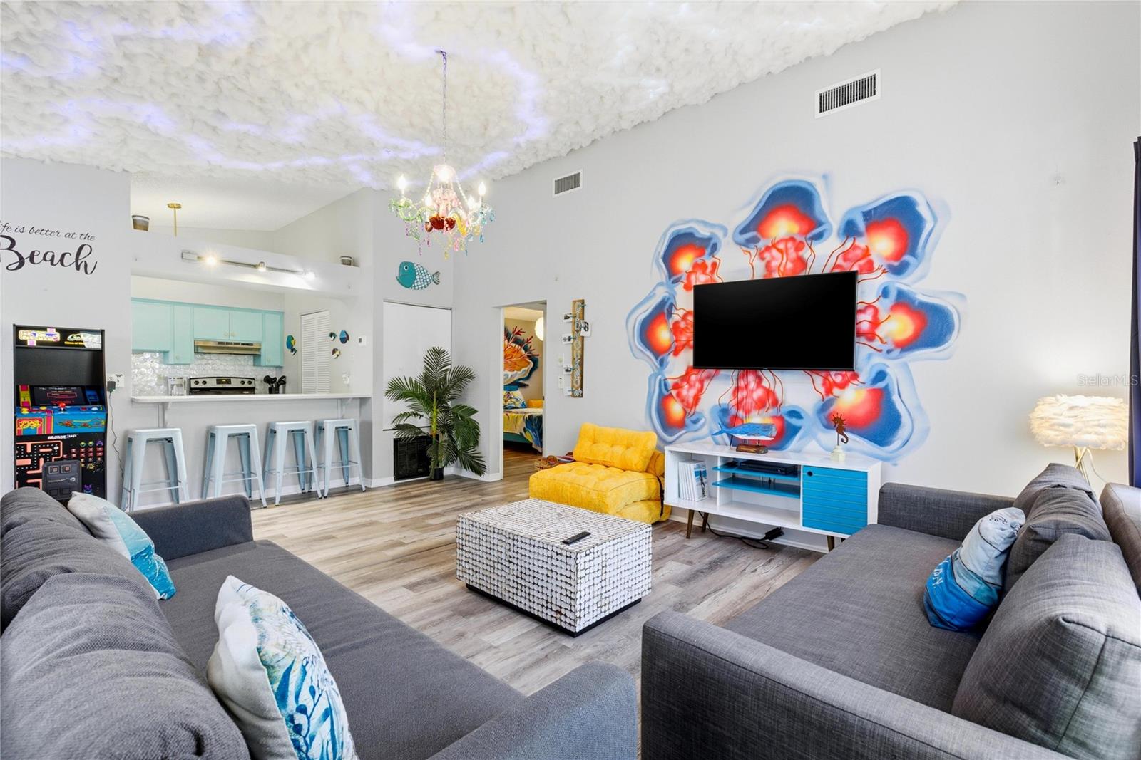 527 BEACH RD