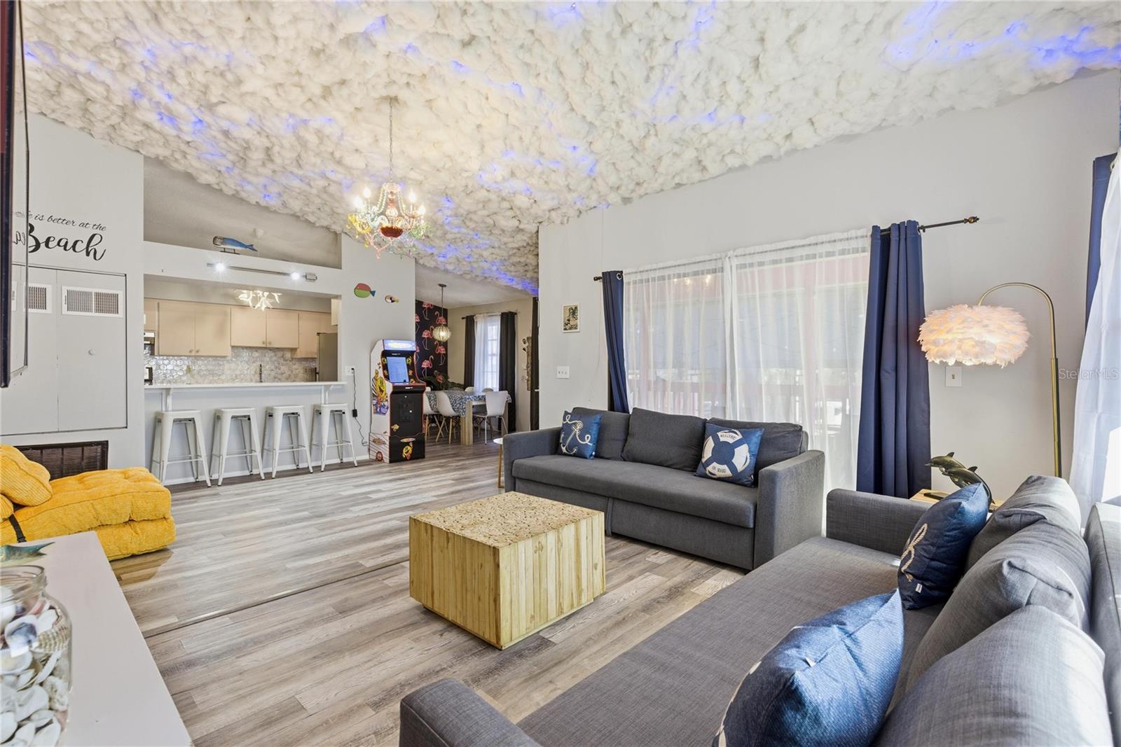 527 BEACH RD