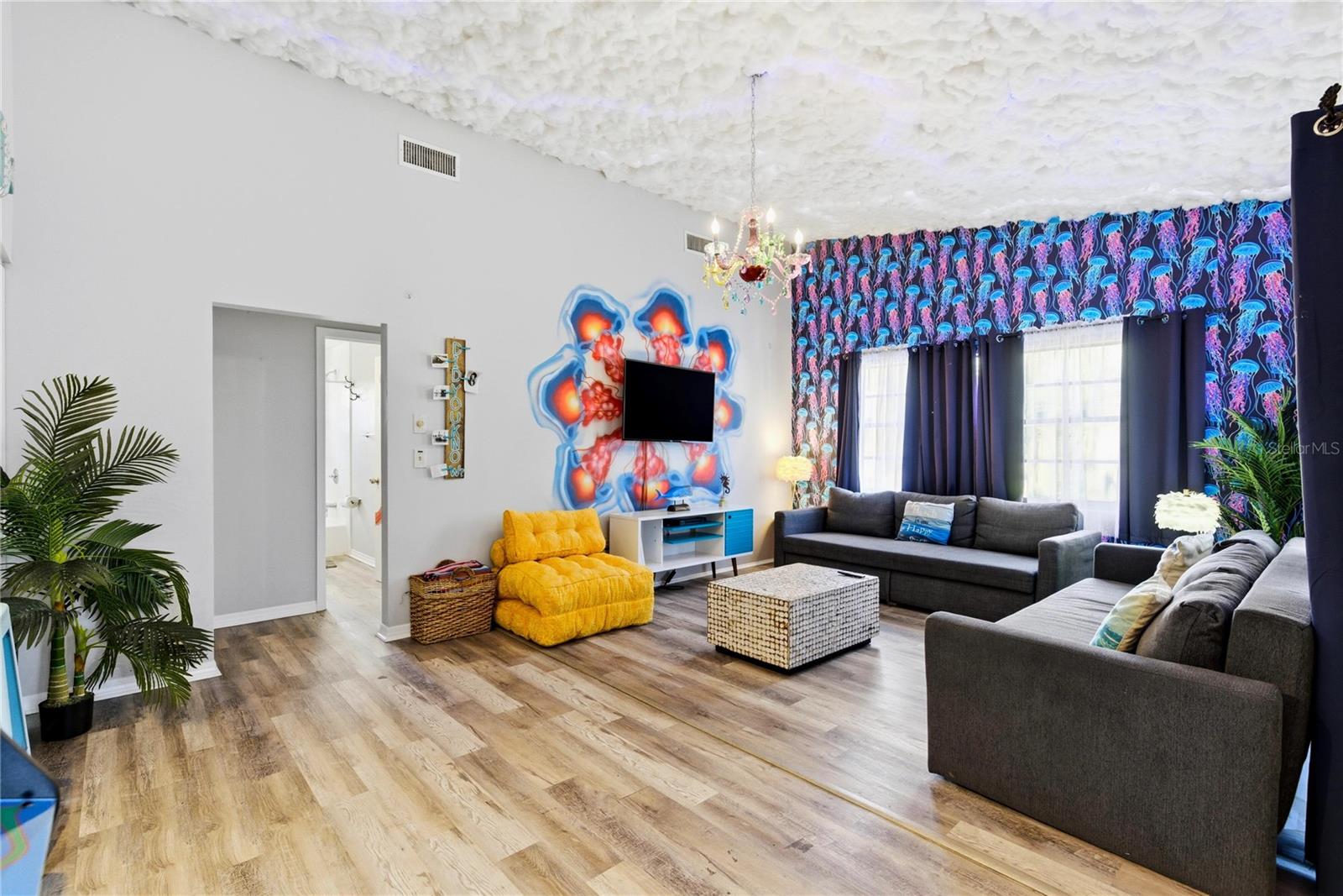 527 BEACH RD