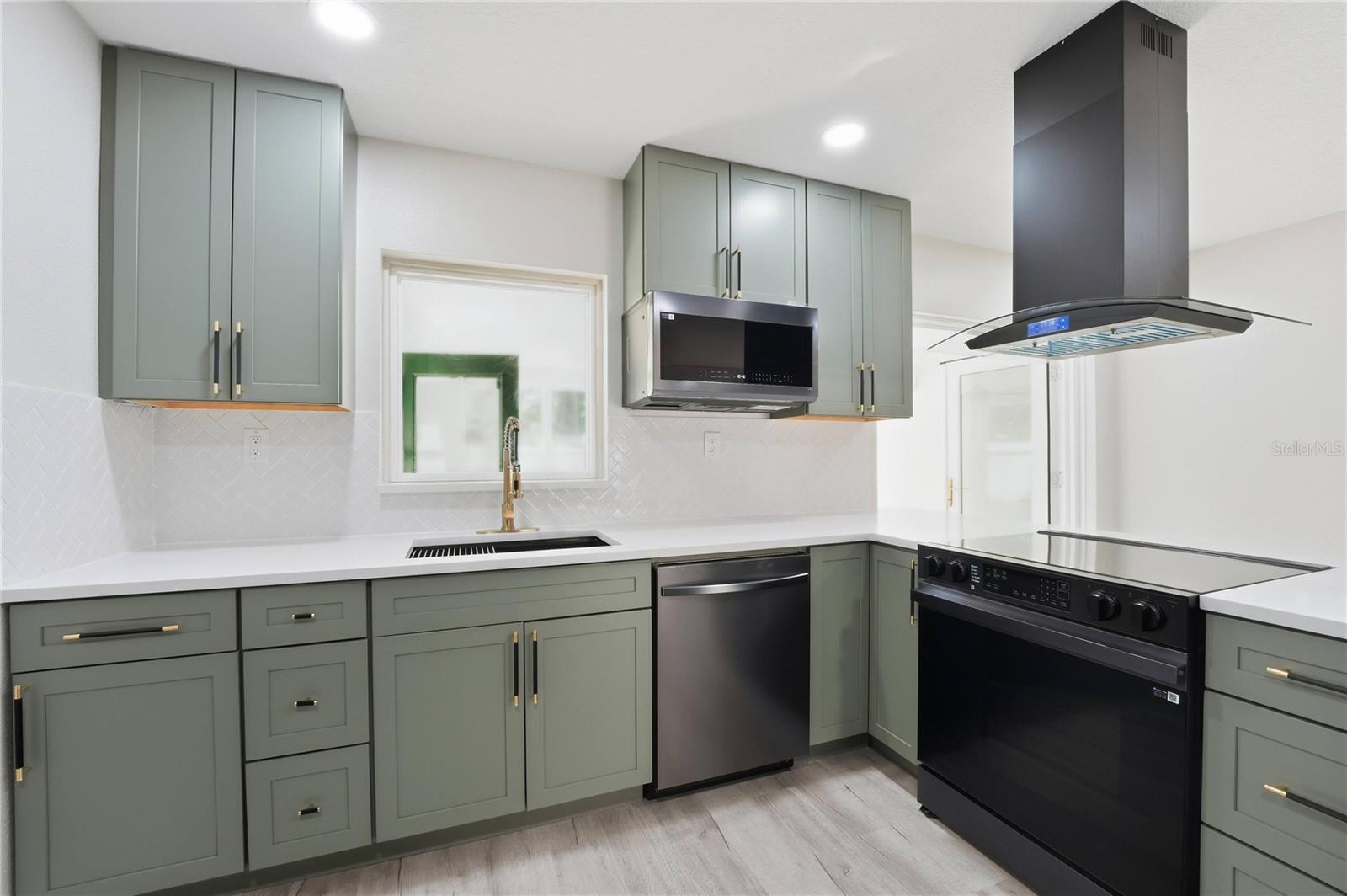 3223 1ST AVE W