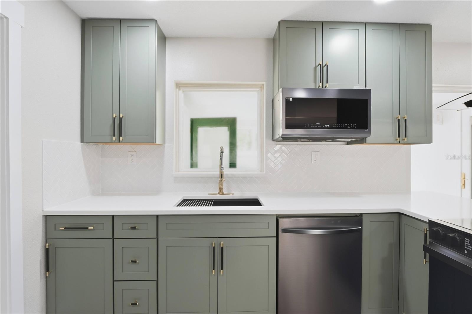 3223 1ST AVE W