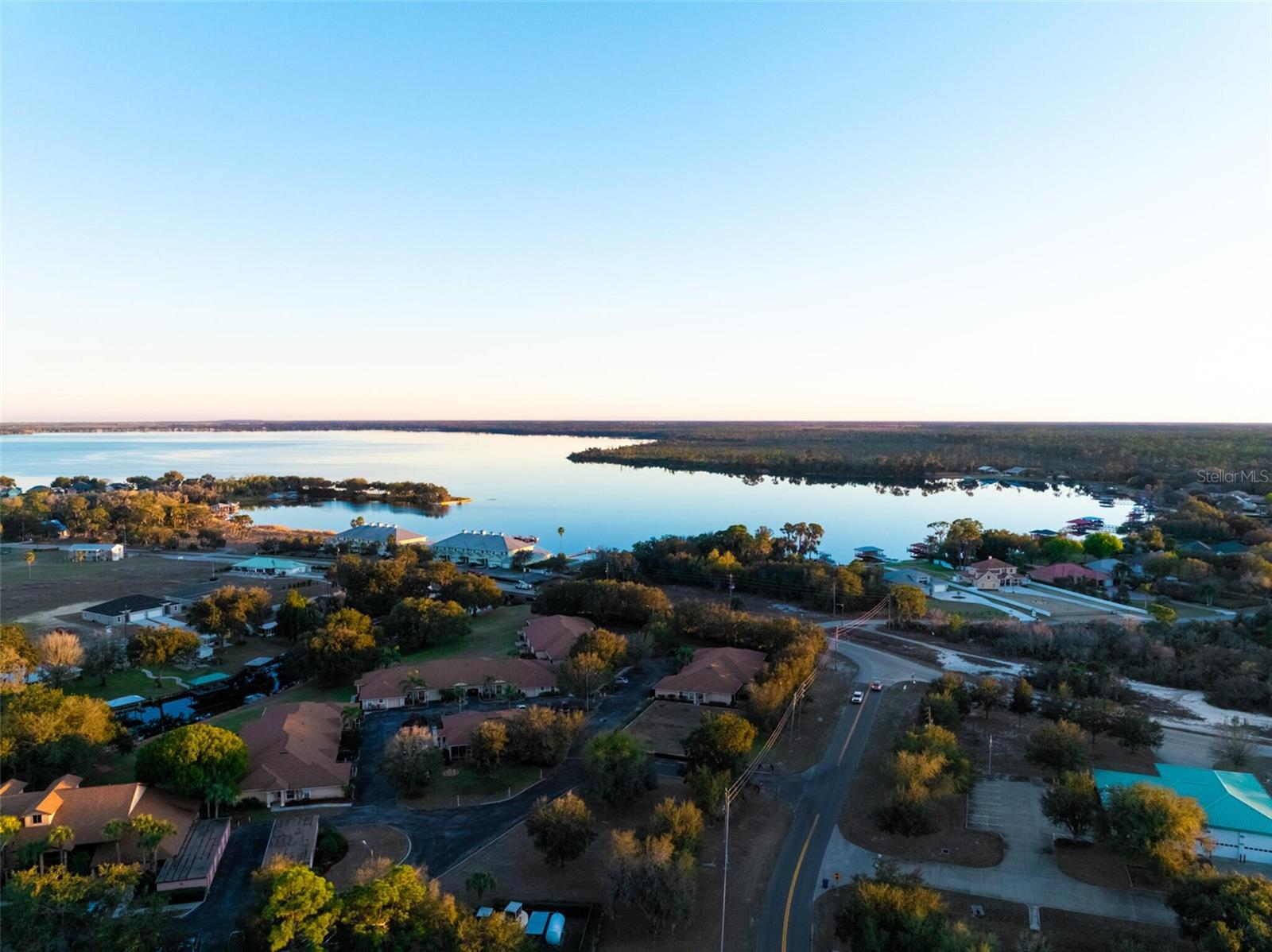 3044 AZALEA LN
