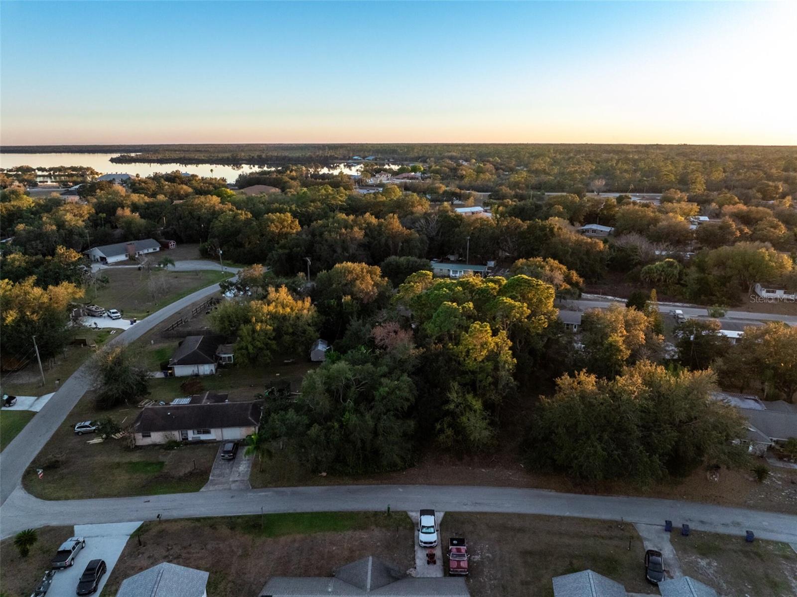 3044 AZALEA LN