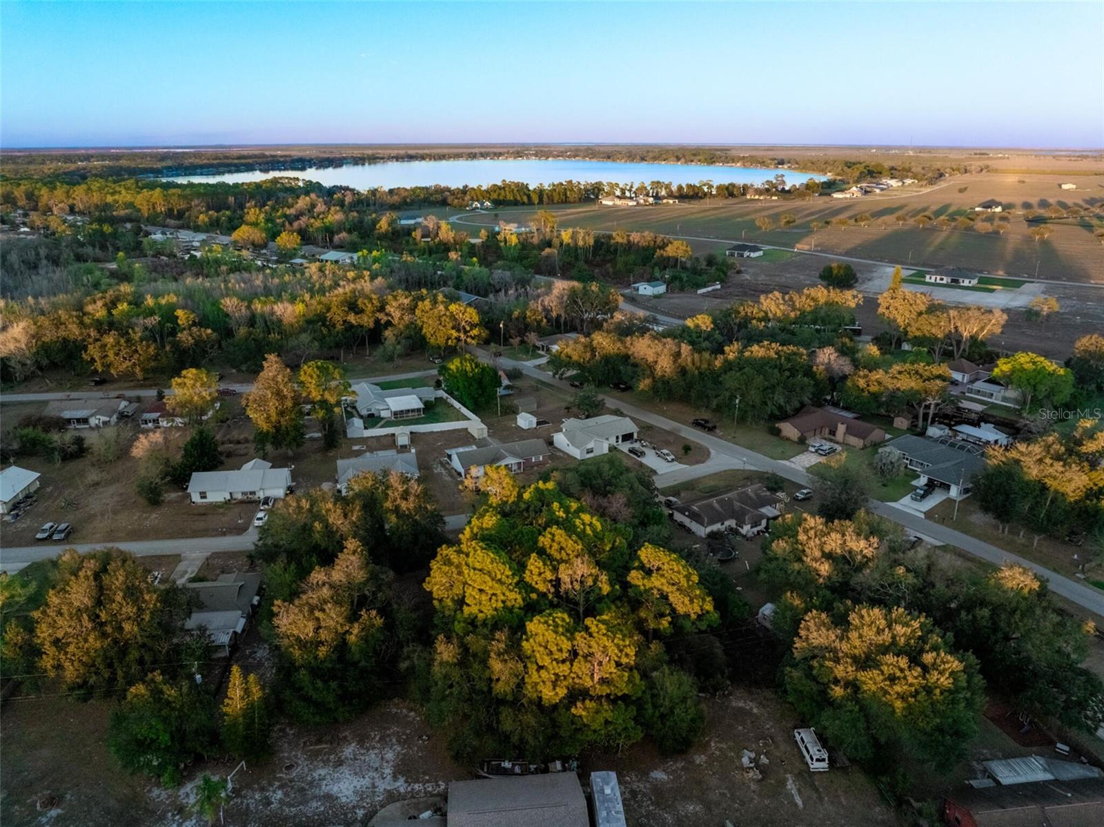 3044 AZALEA LN
