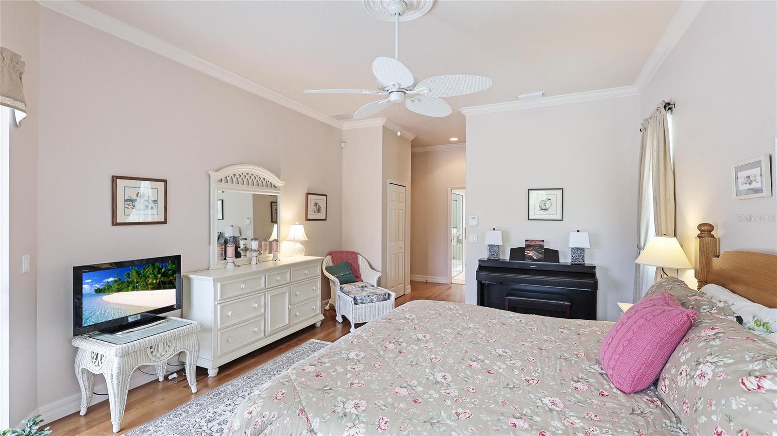7126 SOUTHGATE CT