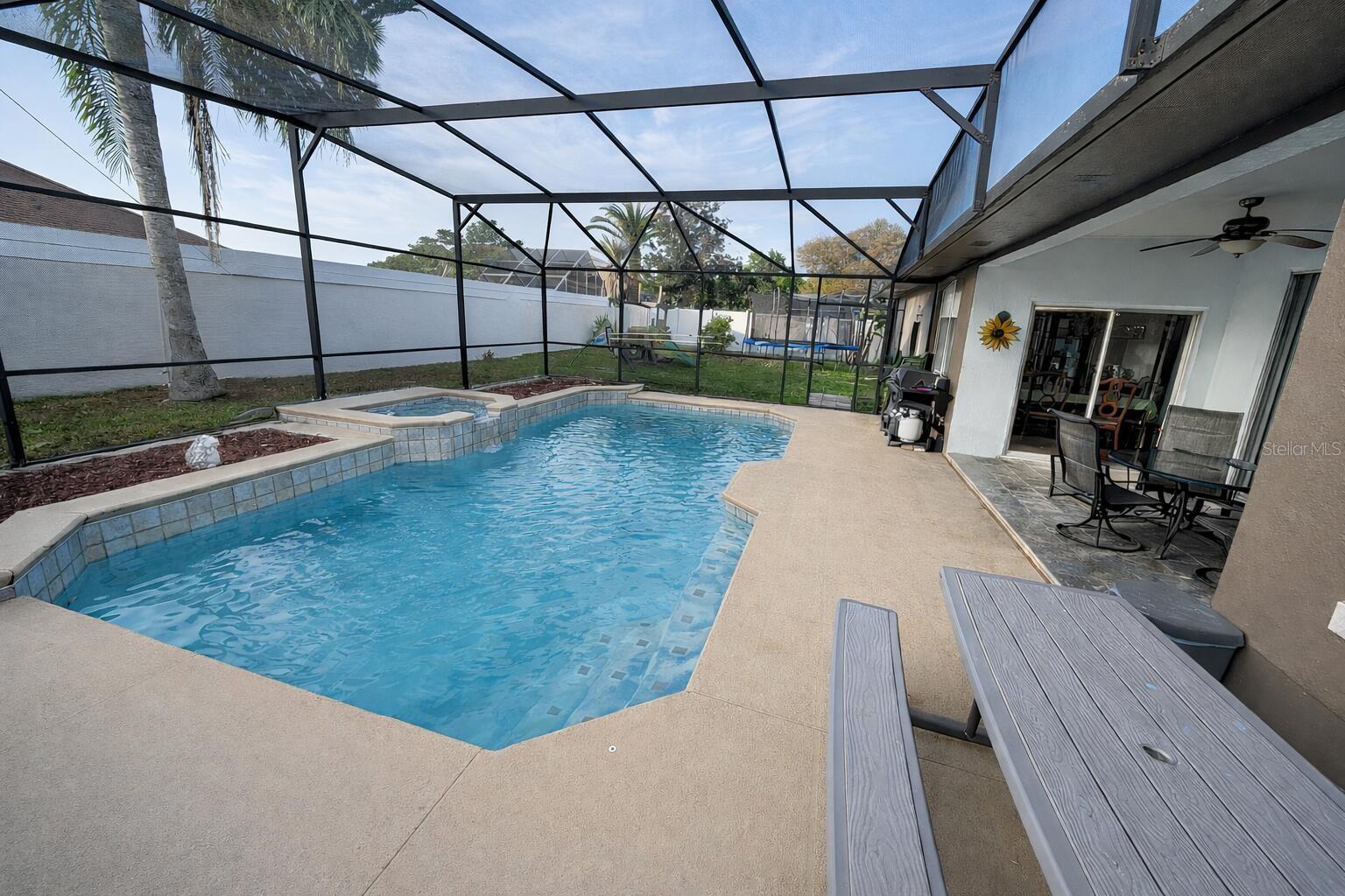8044 CANYON LAKE CIR