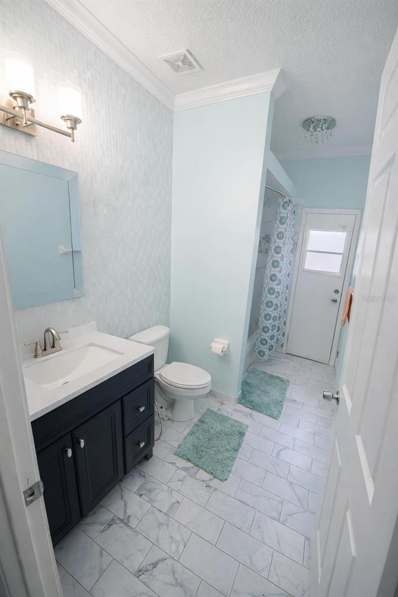 8044 CANYON LAKE CIR