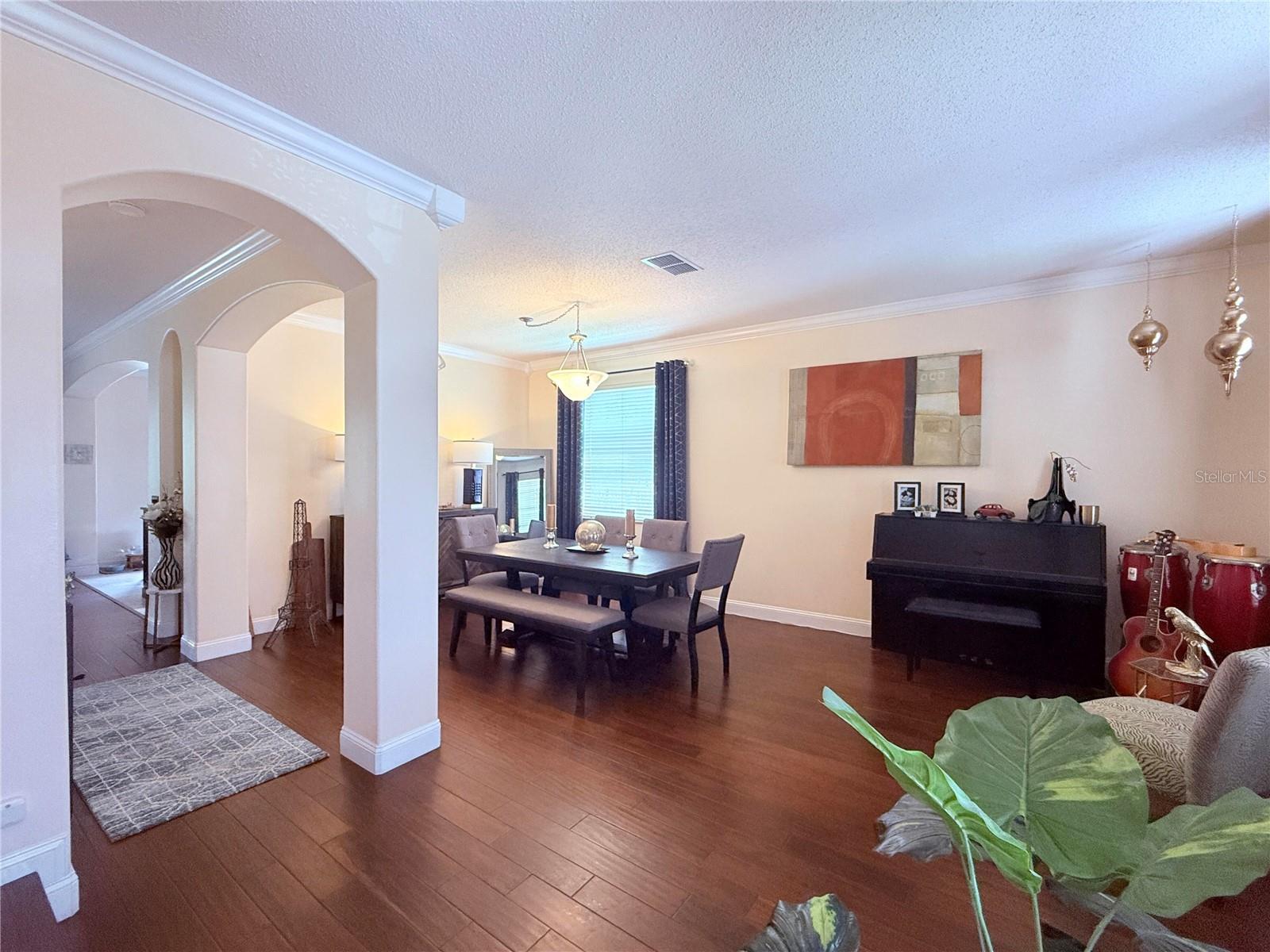 1409 SUNNINGDALE WAY