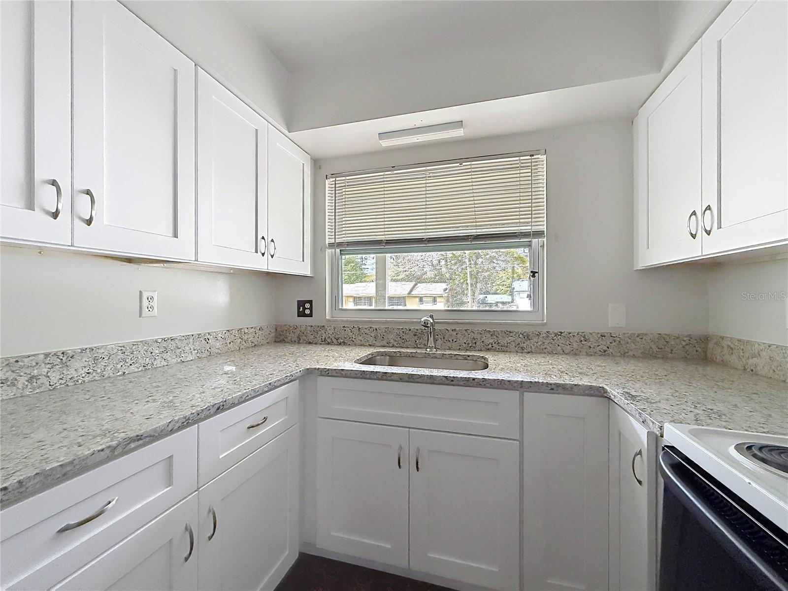 1605 NE 17TH AVE