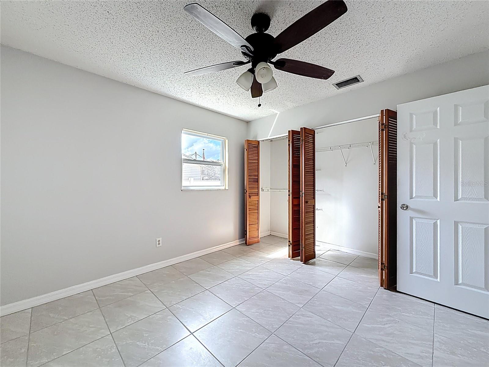 1605 NE 17TH AVE