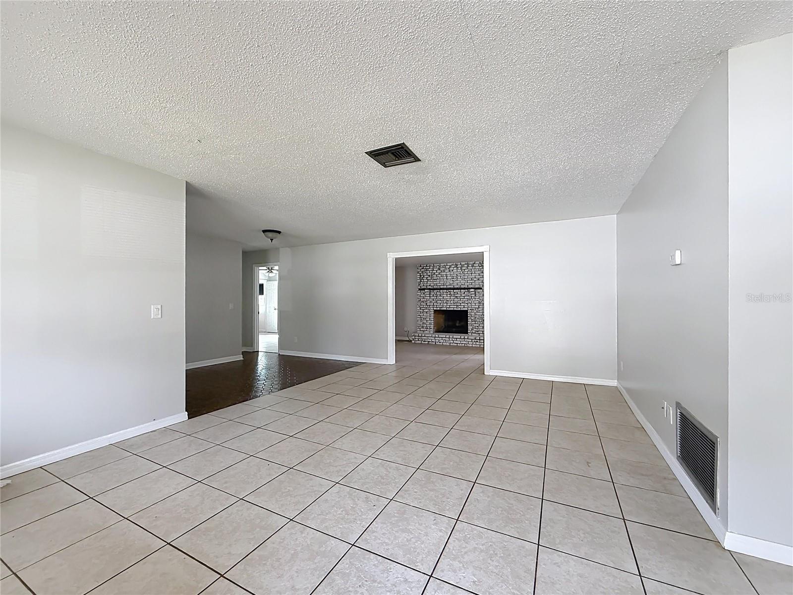 1605 NE 17TH AVE