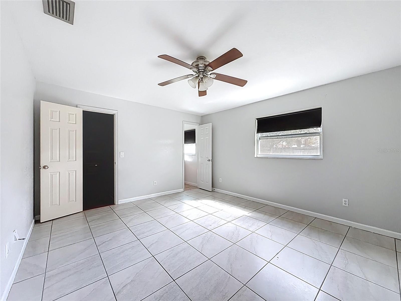 1605 NE 17TH AVE