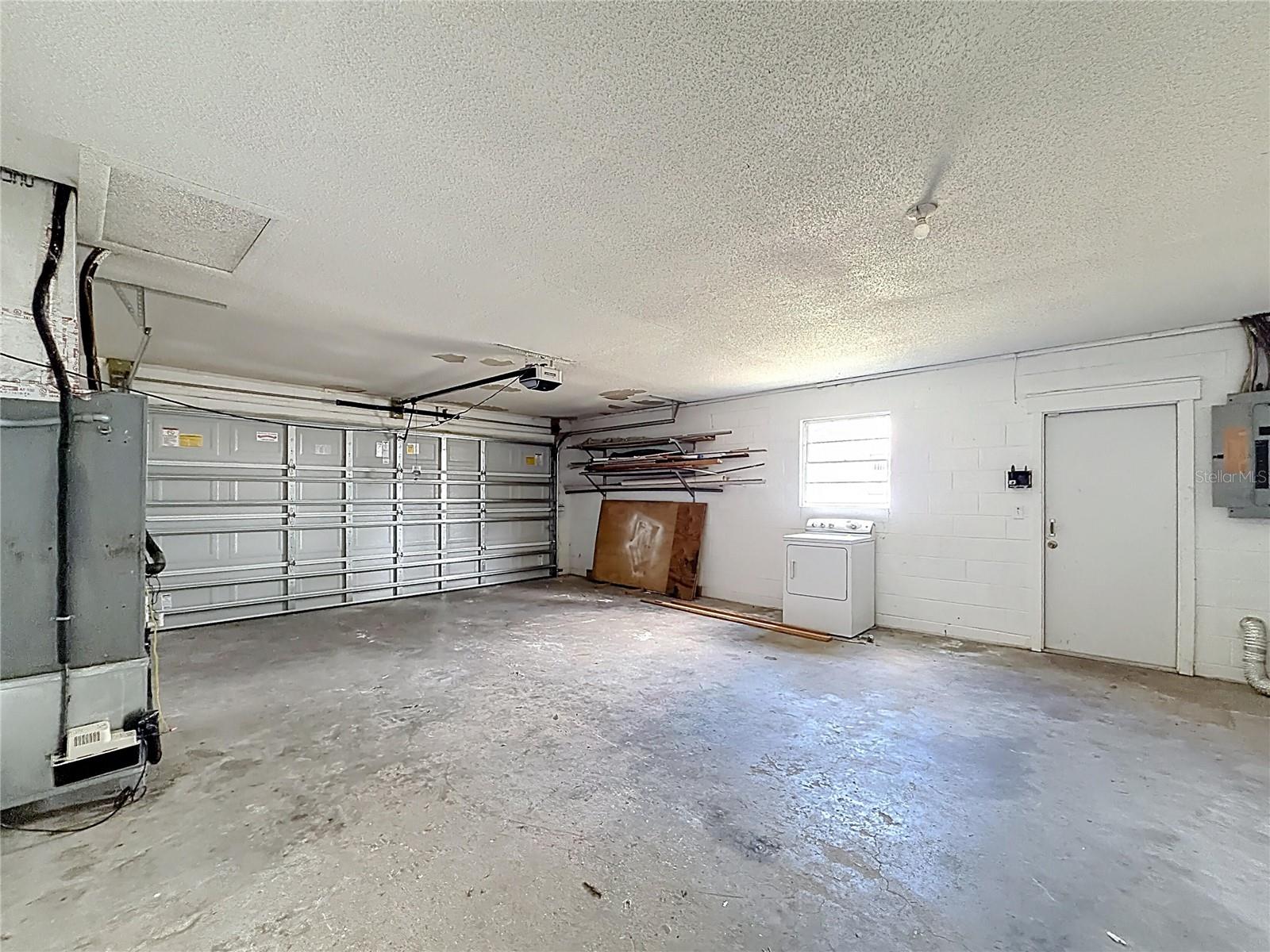 1605 NE 17TH AVE