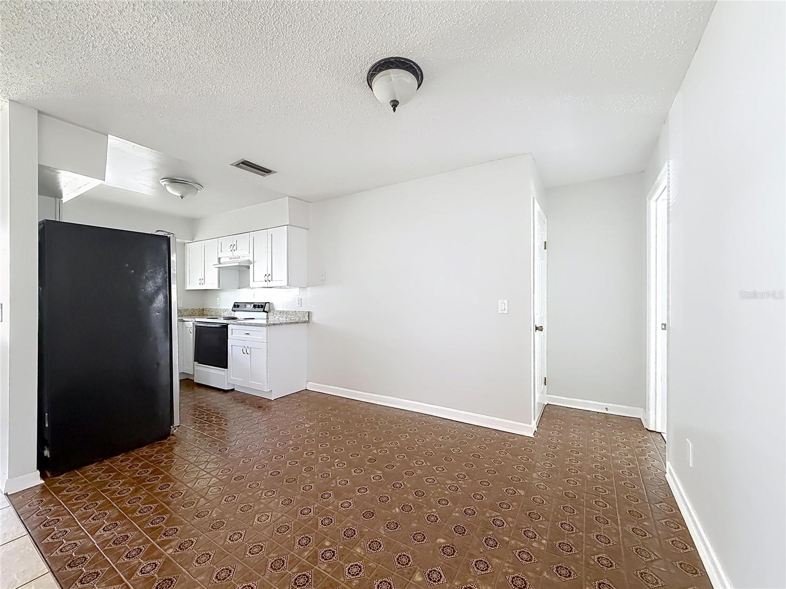 1605 NE 17TH AVE