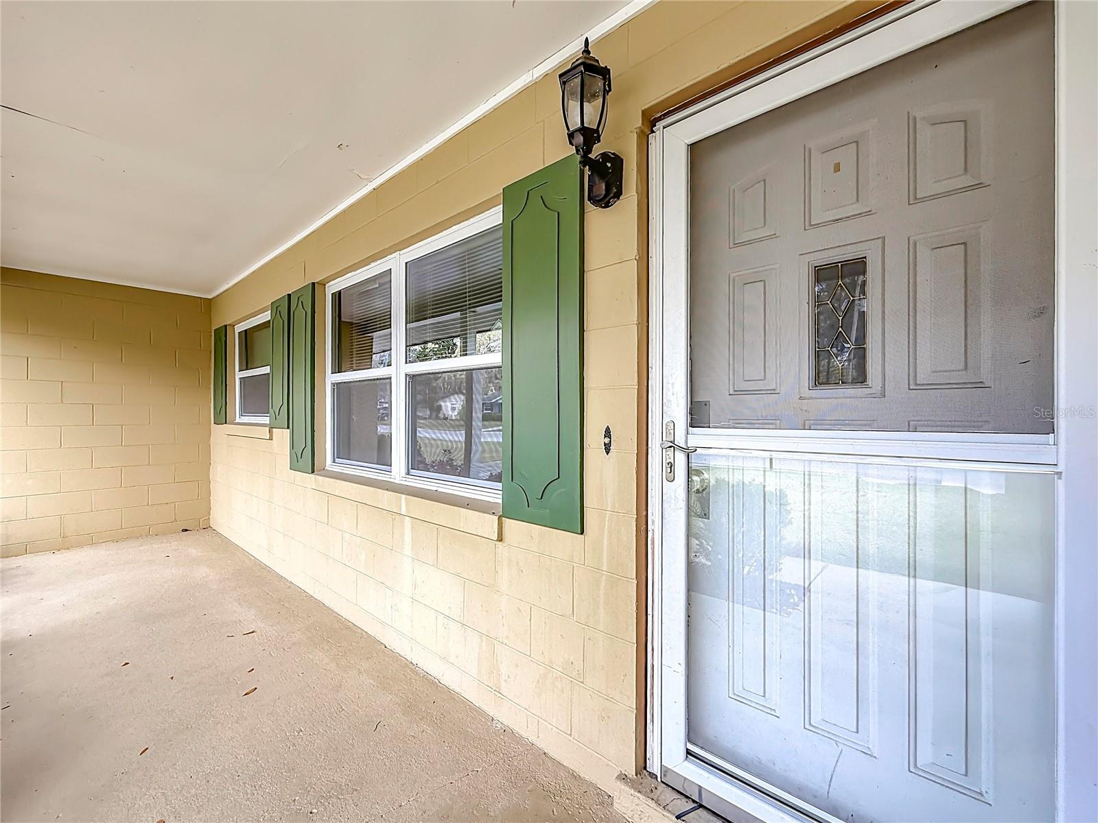 1605 NE 17TH AVE