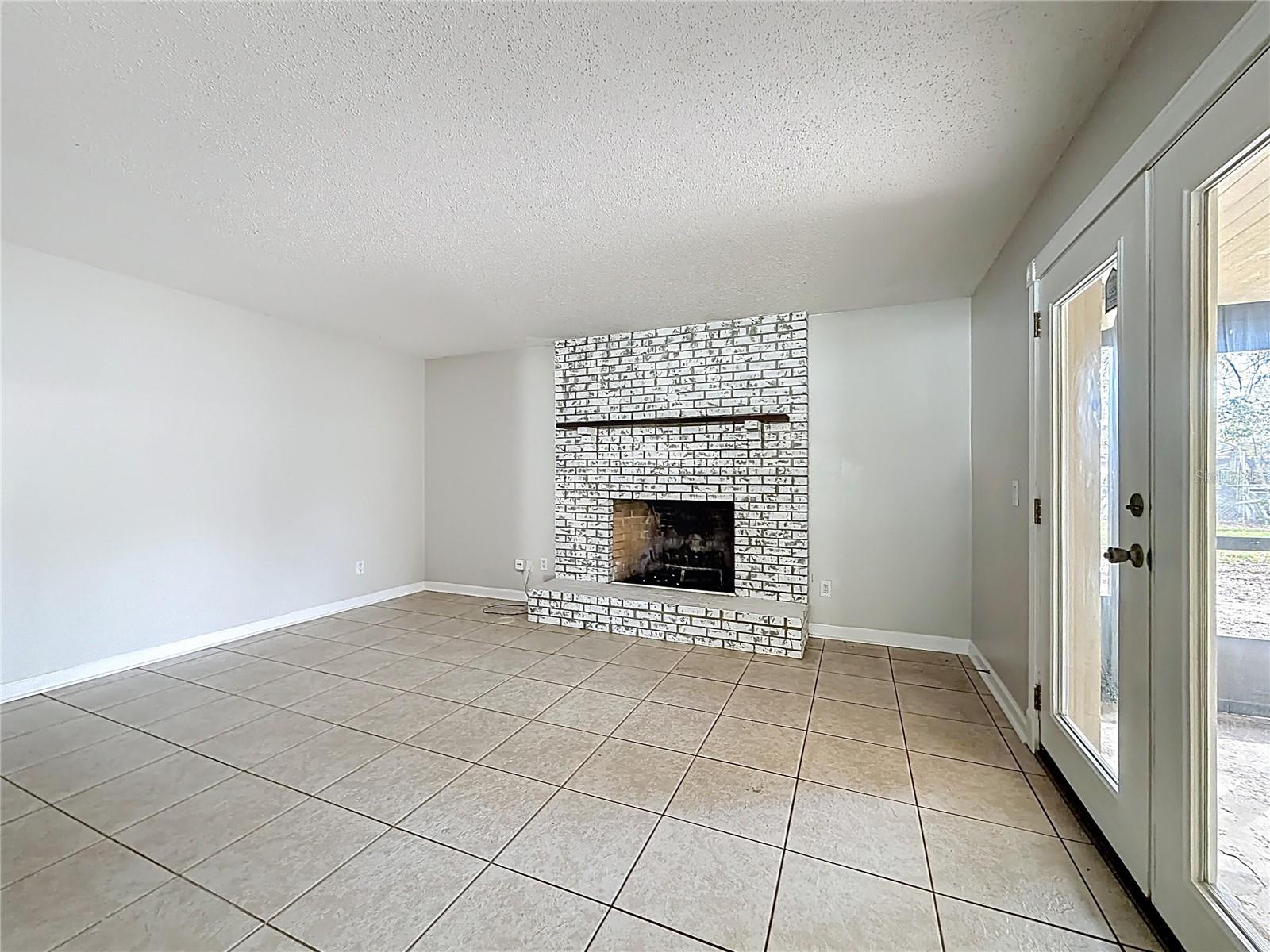 1605 NE 17TH AVE