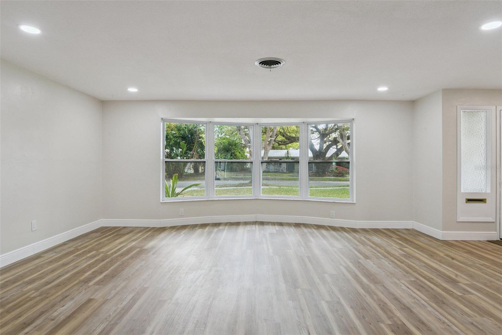 1380 WILLIAMS CT