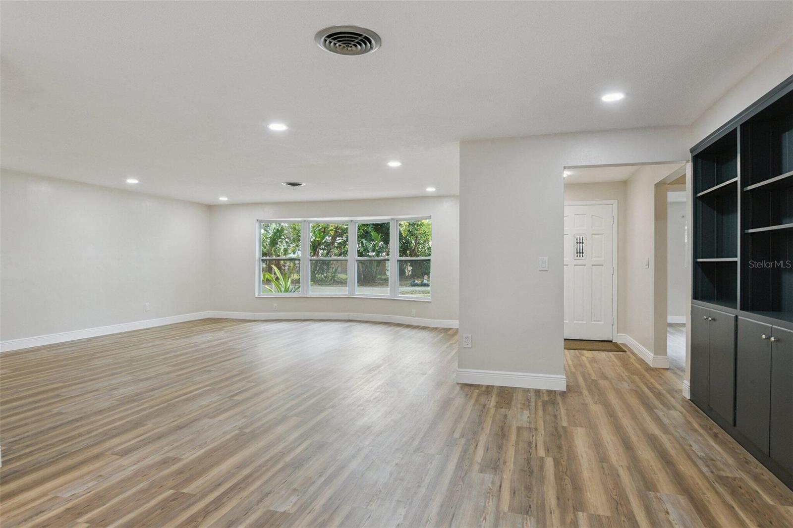 1380 WILLIAMS CT