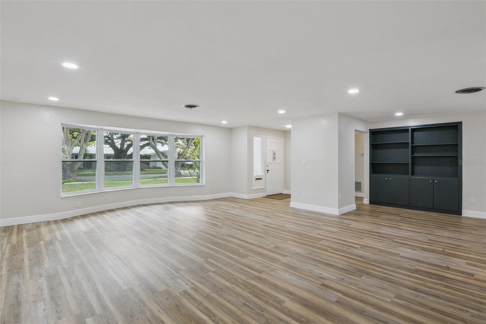 1380 WILLIAMS CT