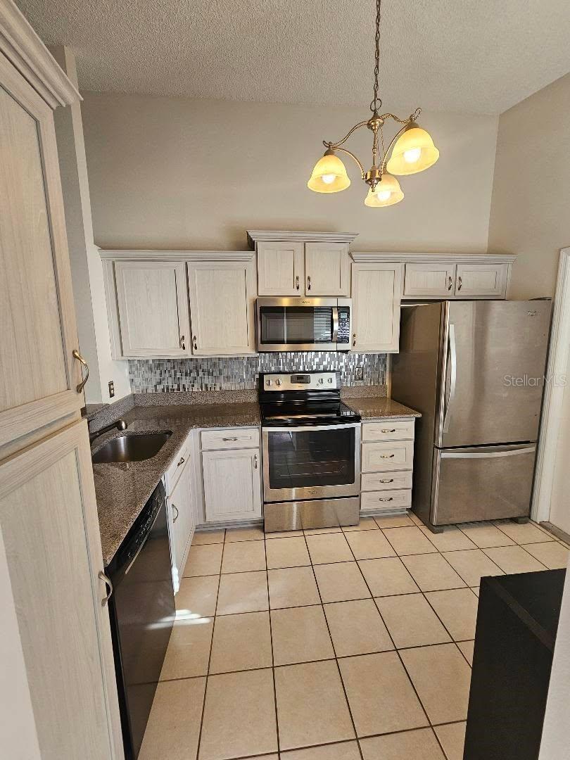 3154 CLOVERPLACE DR #139