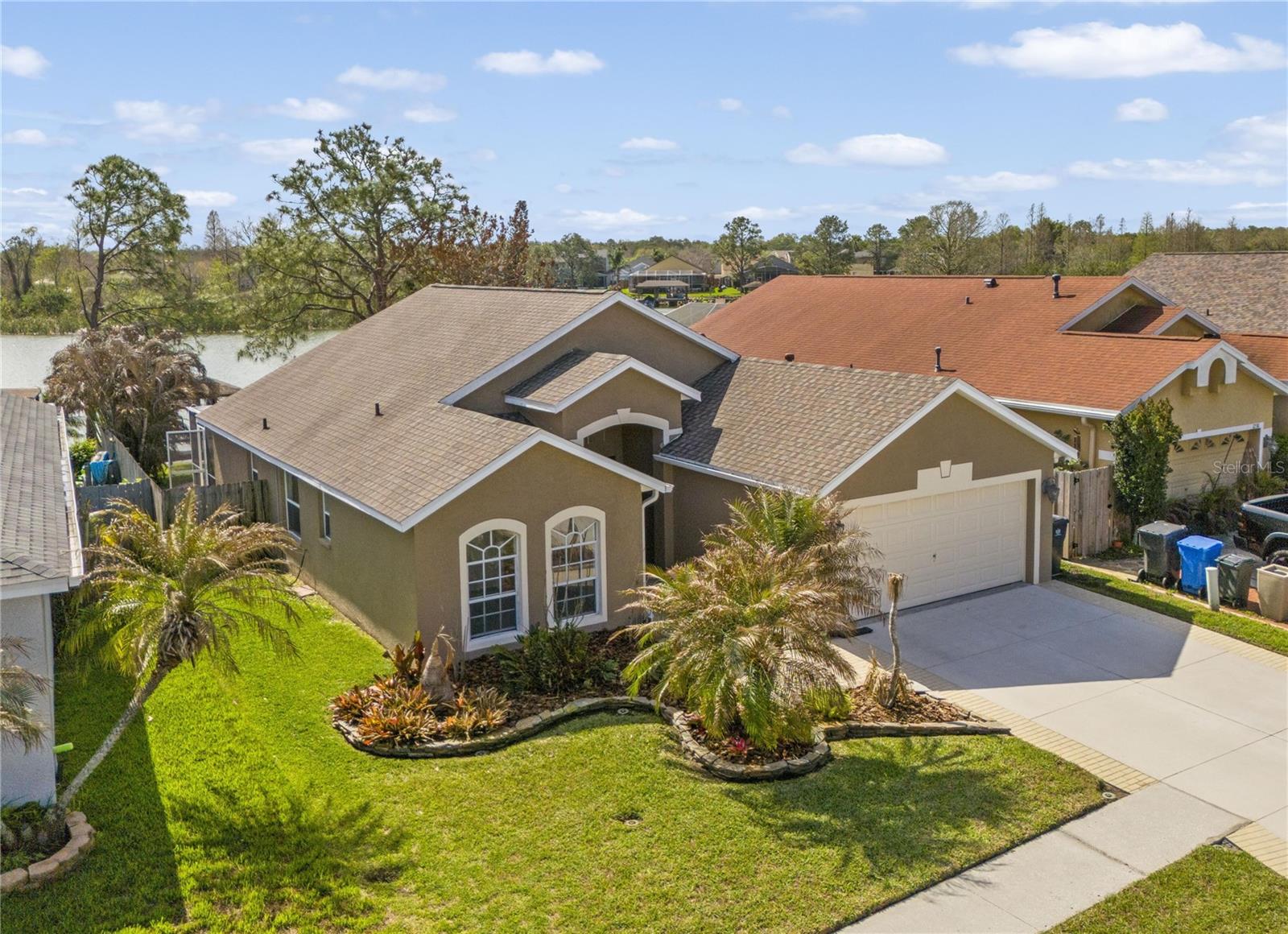 1240 VINETREE DR