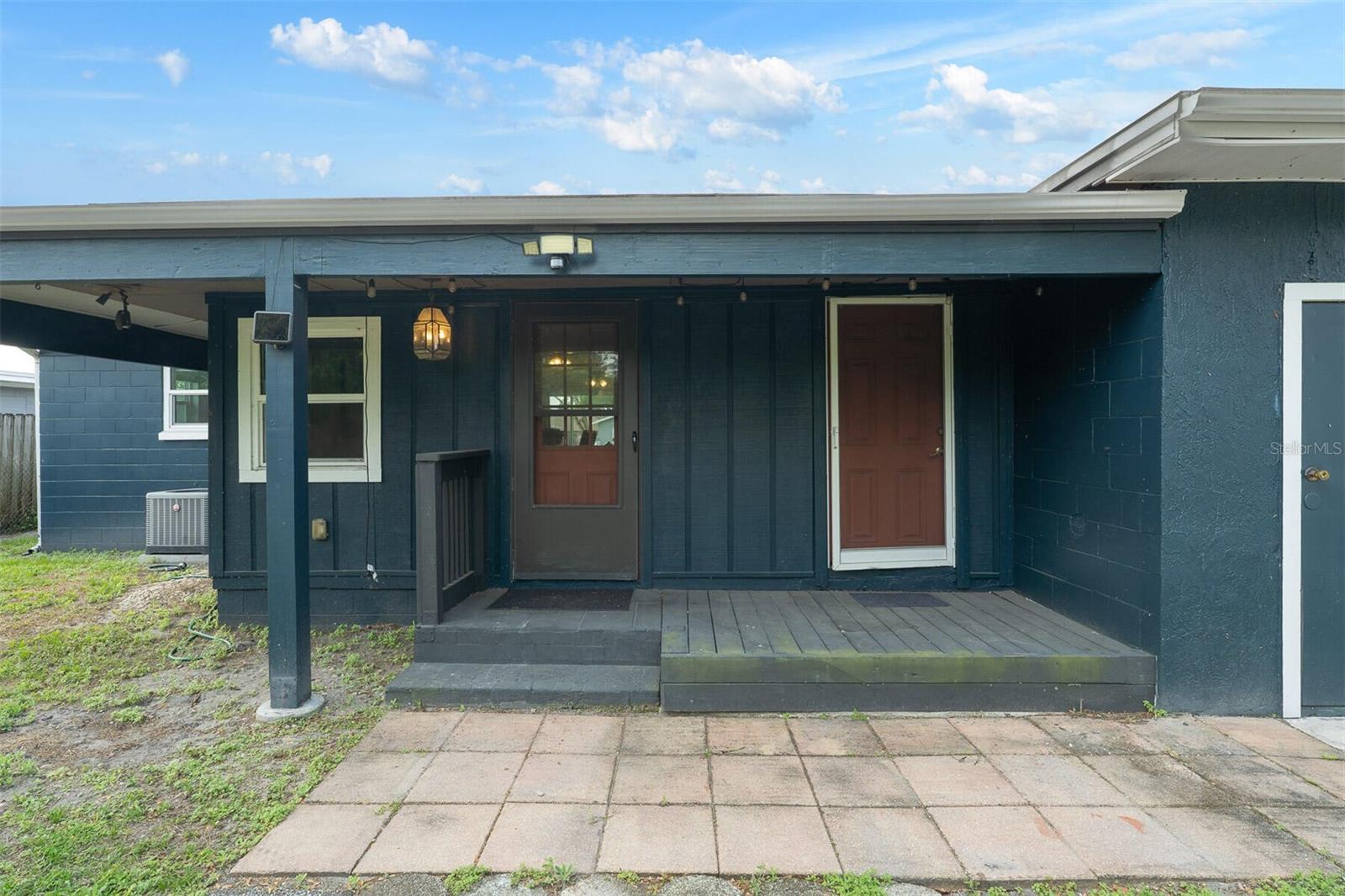 1415 CARLSON DR
