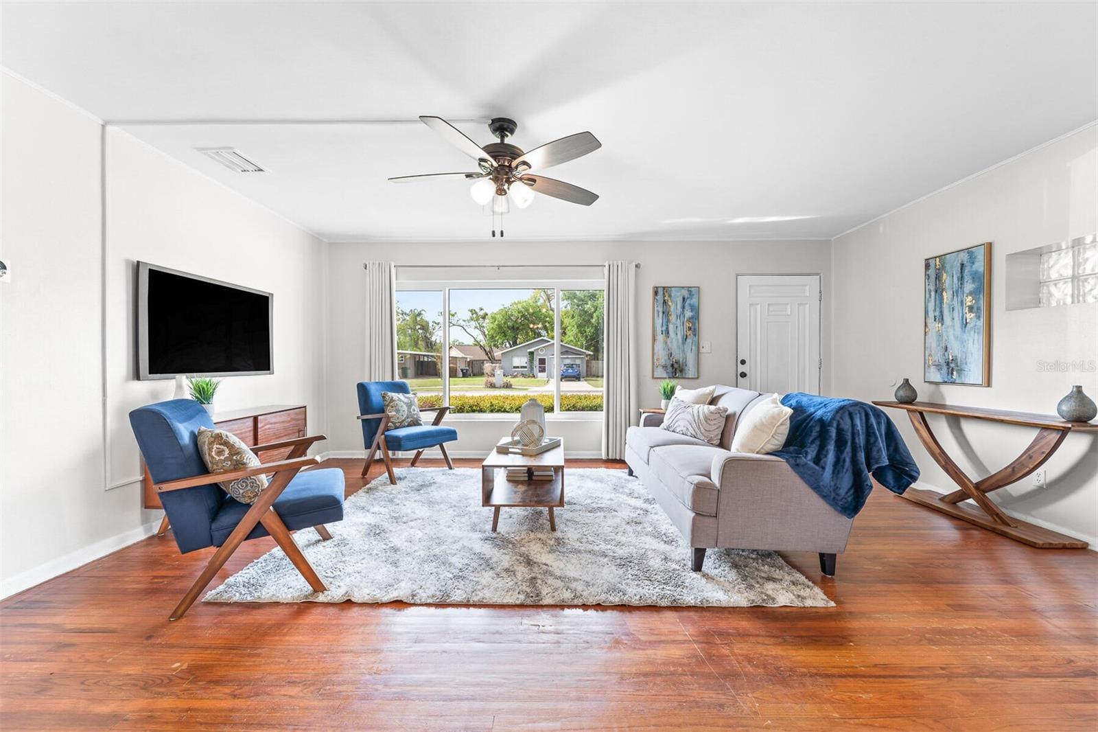 1415 CARLSON DR