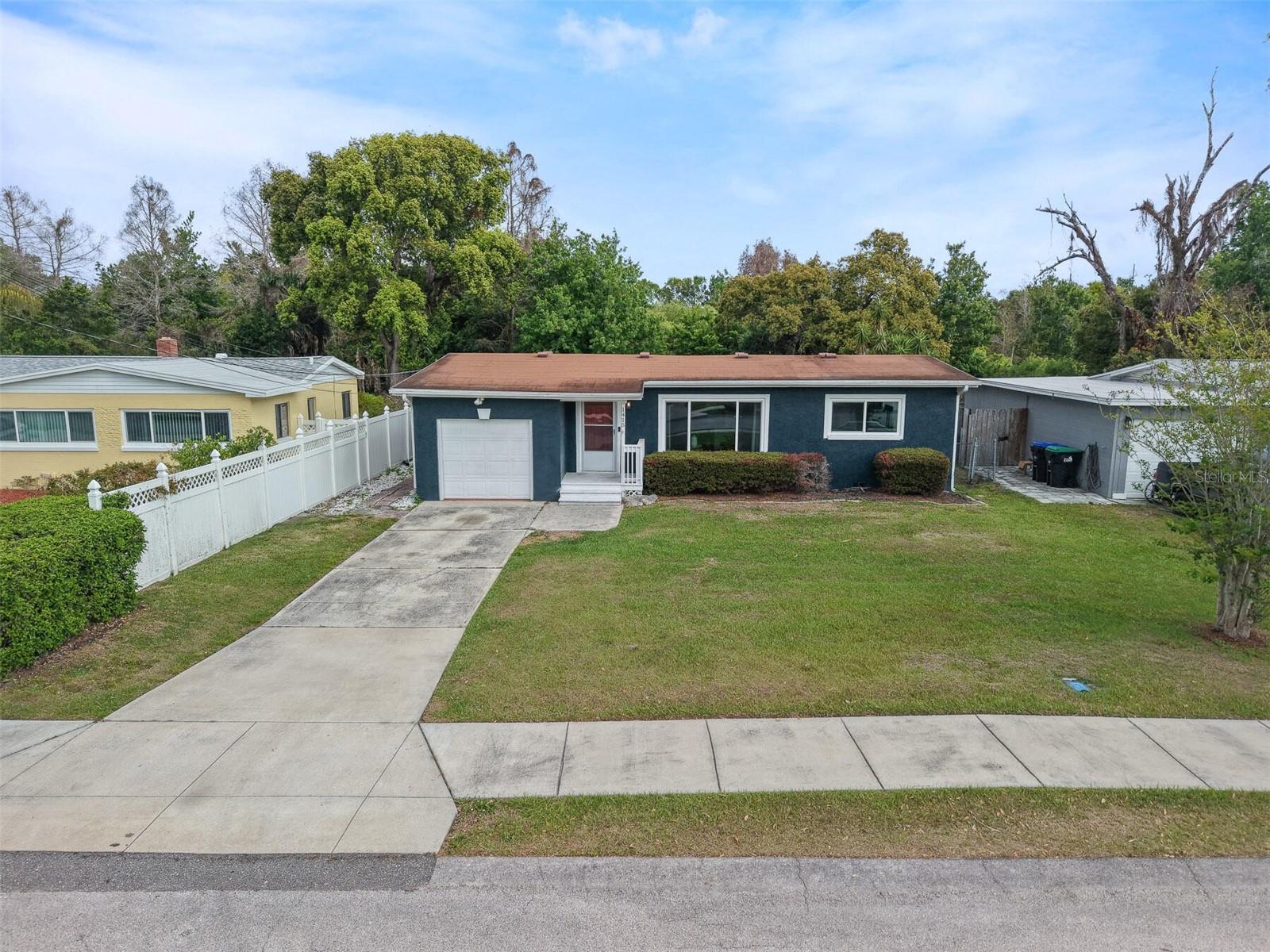 1415 CARLSON DR