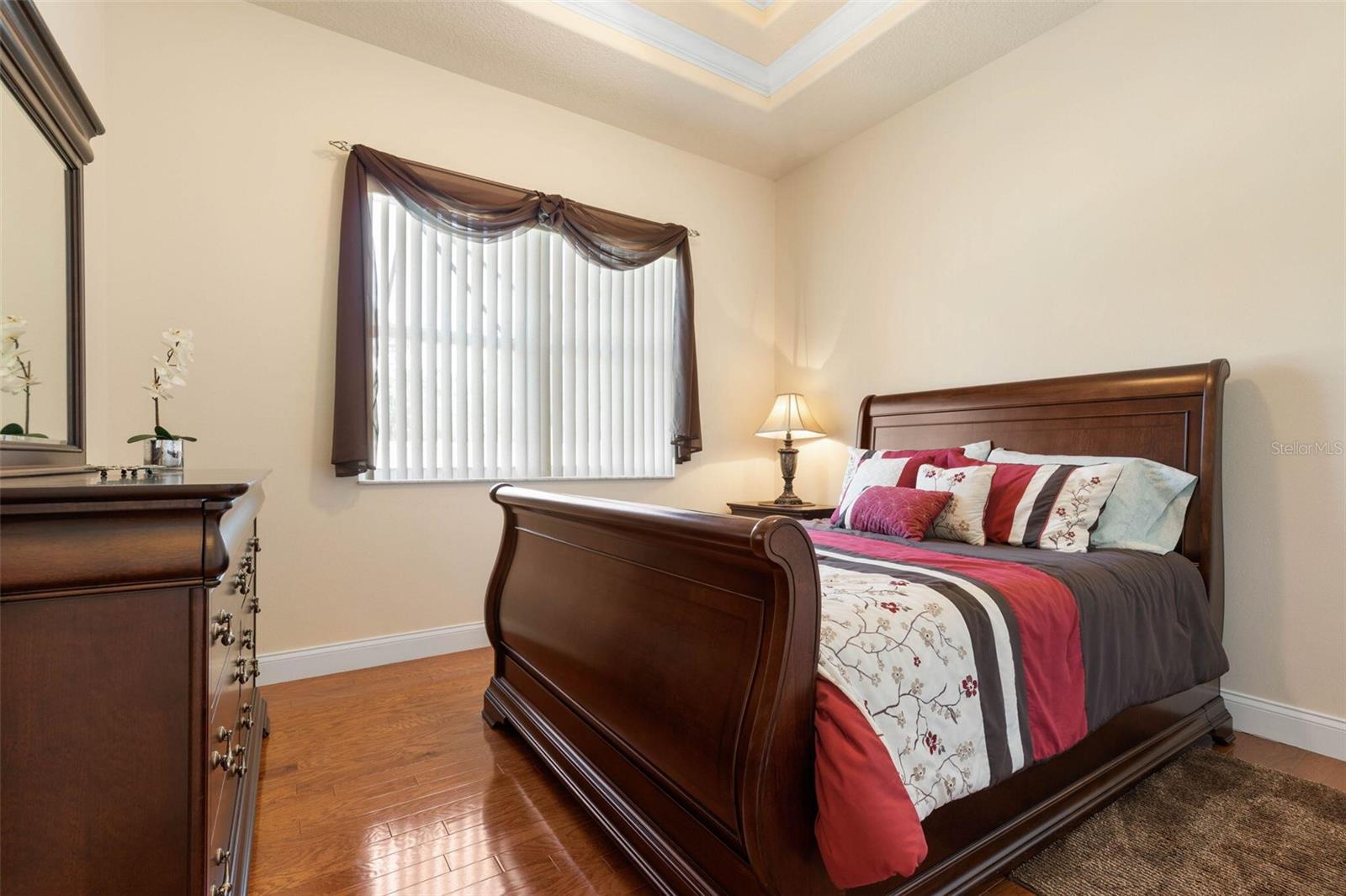 60 FENIMORE LN
