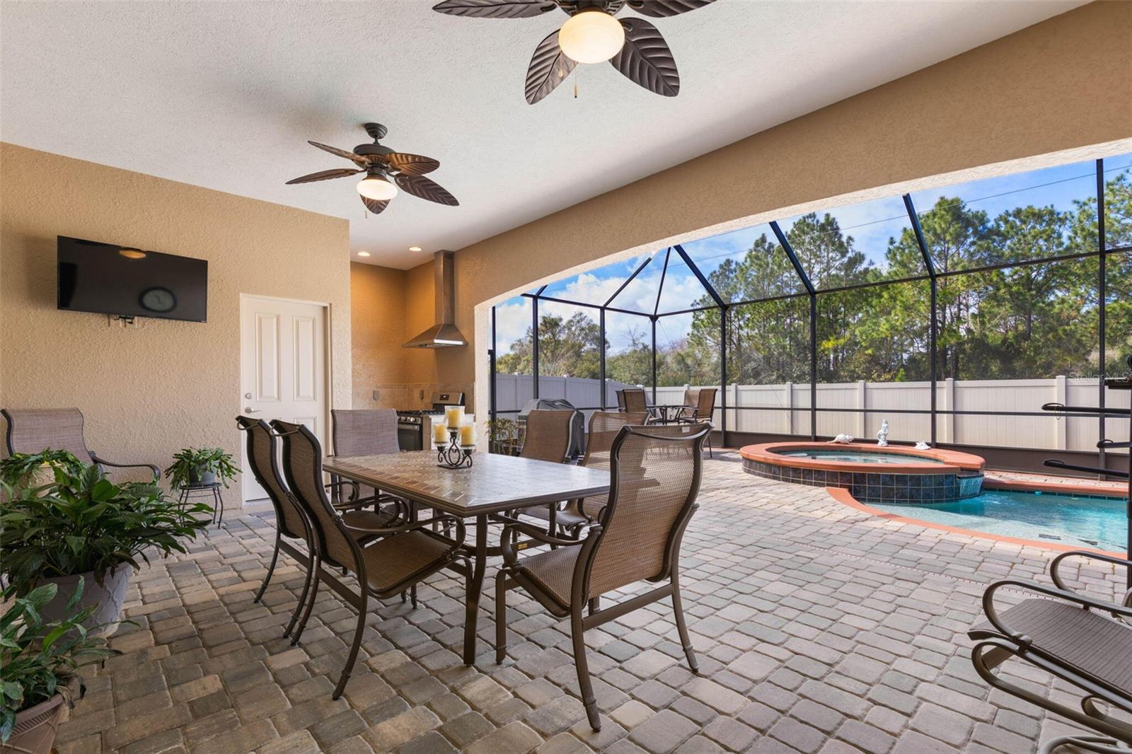 60 FENIMORE LN