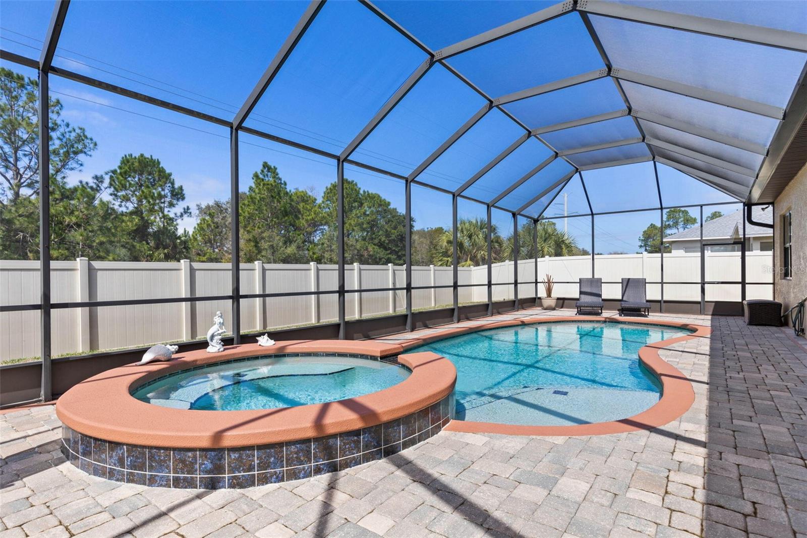 60 FENIMORE LN