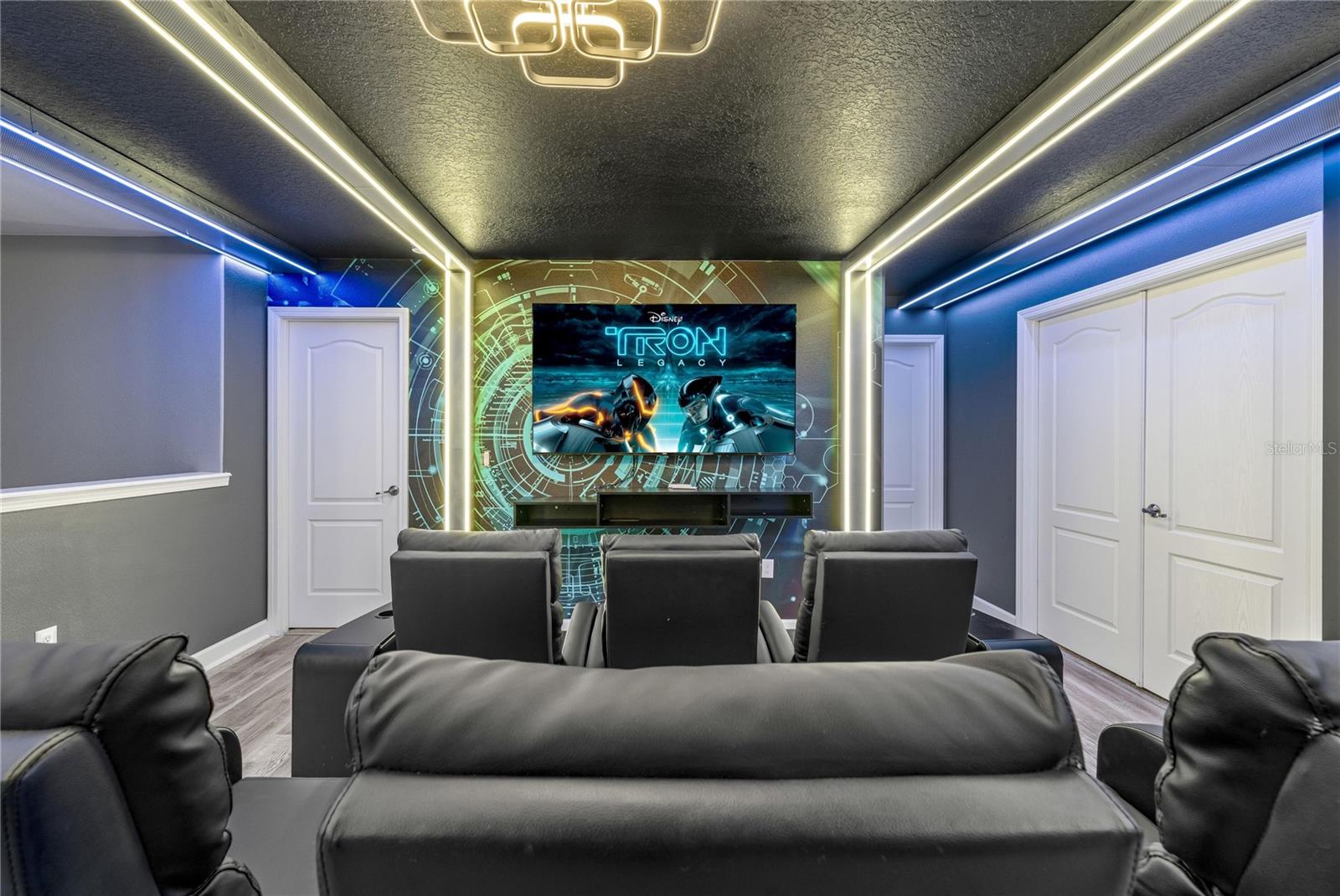 9158 WEDGE DR