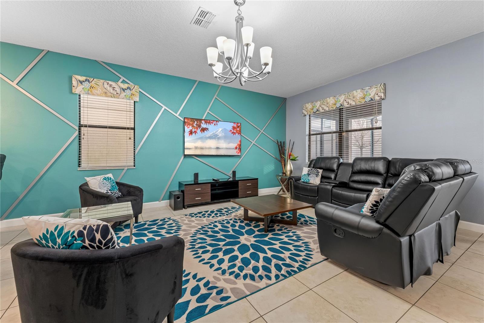 9158 WEDGE DR