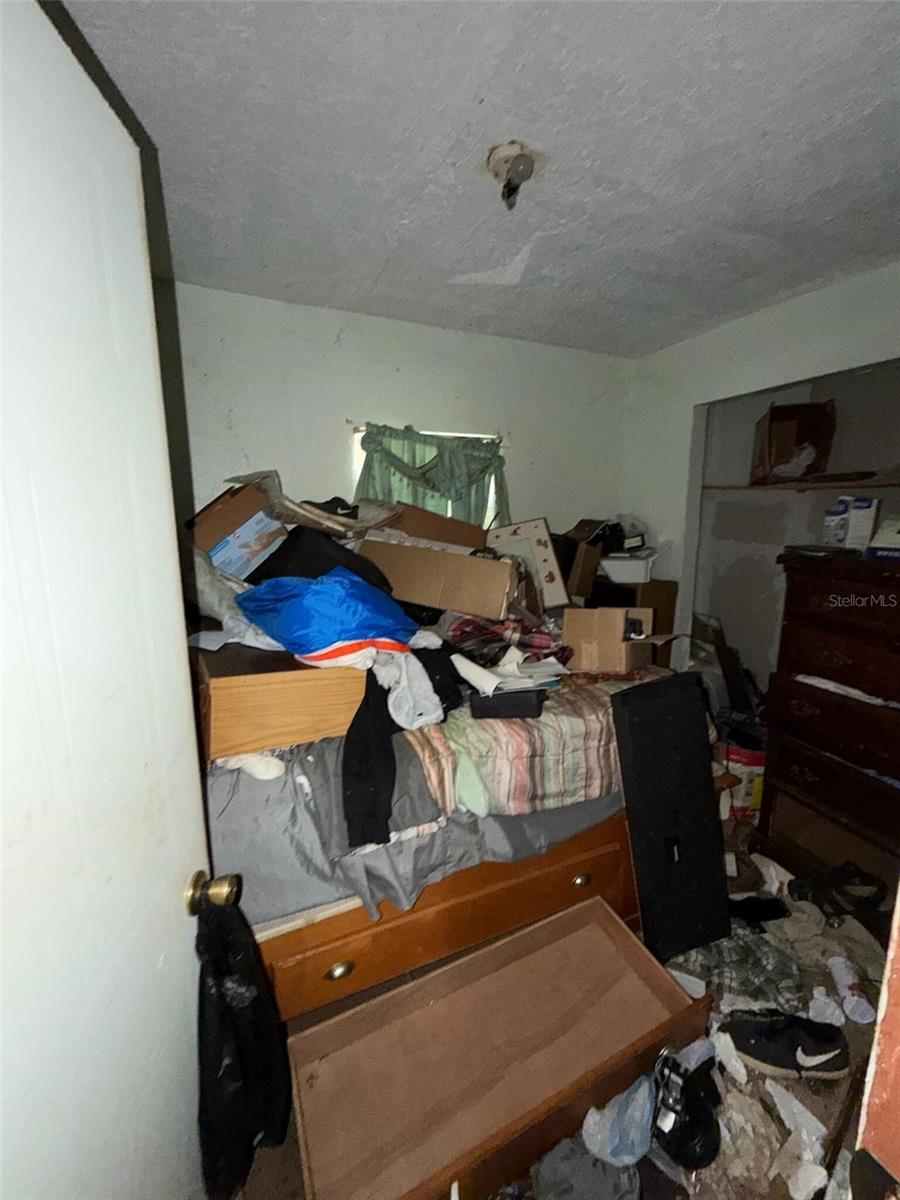 702 E OHIO ST